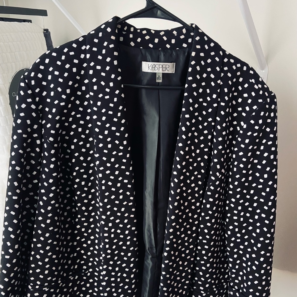 Plus size blazer black and white By Kasper